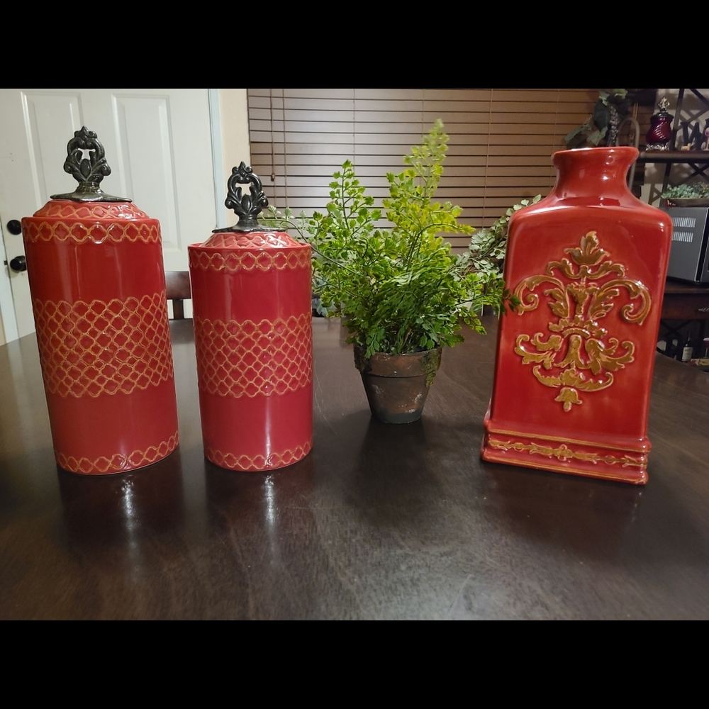 🔥SOLD🔥SOLD🔥American Atelier Finial & Vase Set